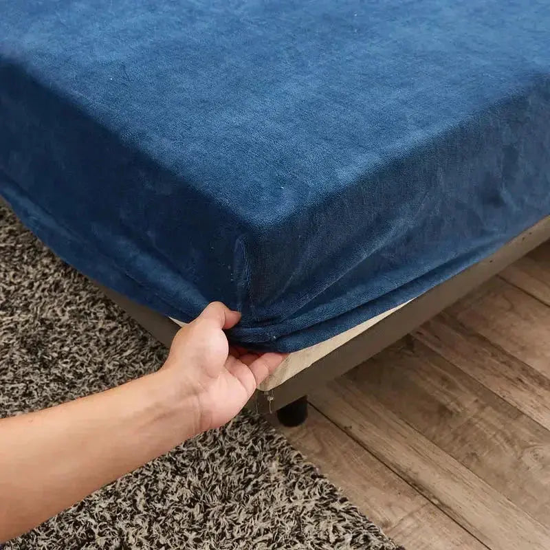 Flannel Fleece Bedding Set for Comfortable Sleep - Available in Various Sizes and Colours — Lifestyle 10