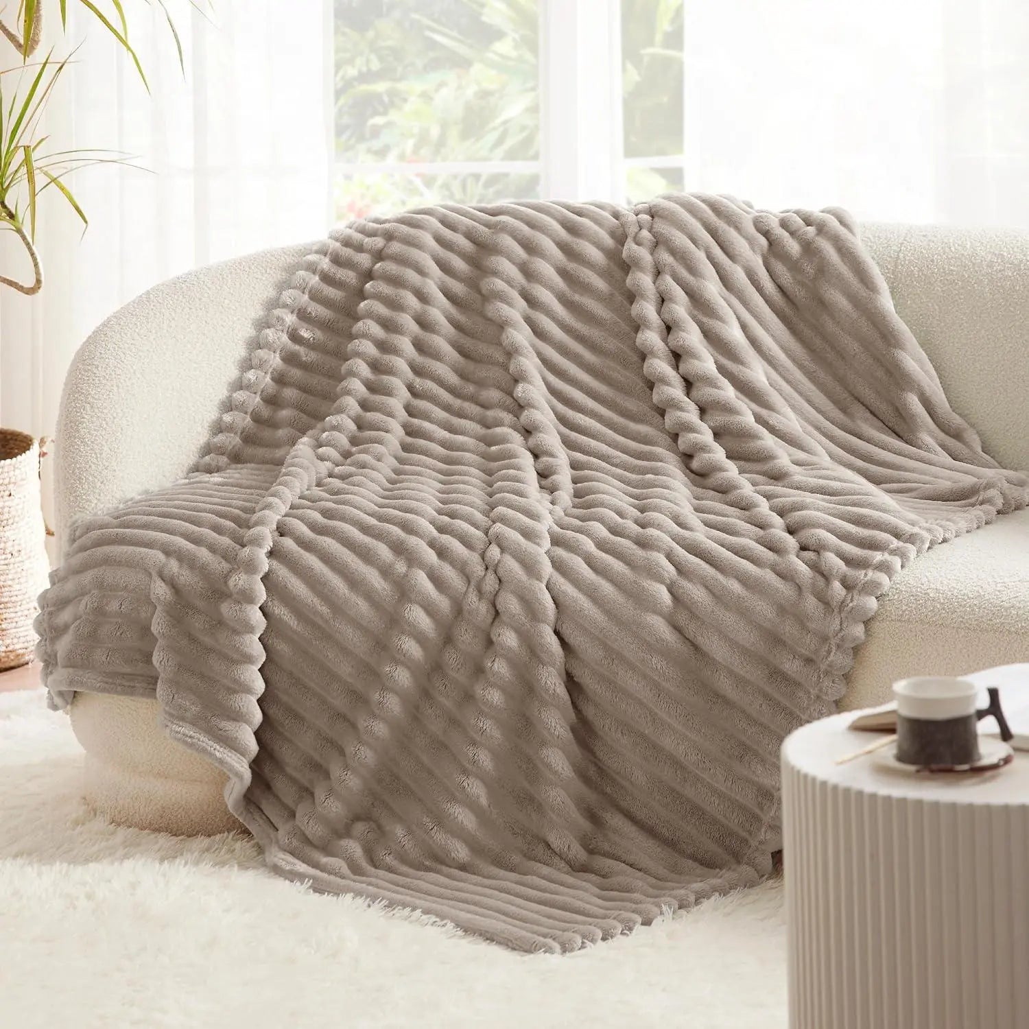 Faux Rabbit Fur Throw Blanket in Light Grey, Milky White, Khaki, or Pink – Available in Single, Double, Queen, and King Sizes