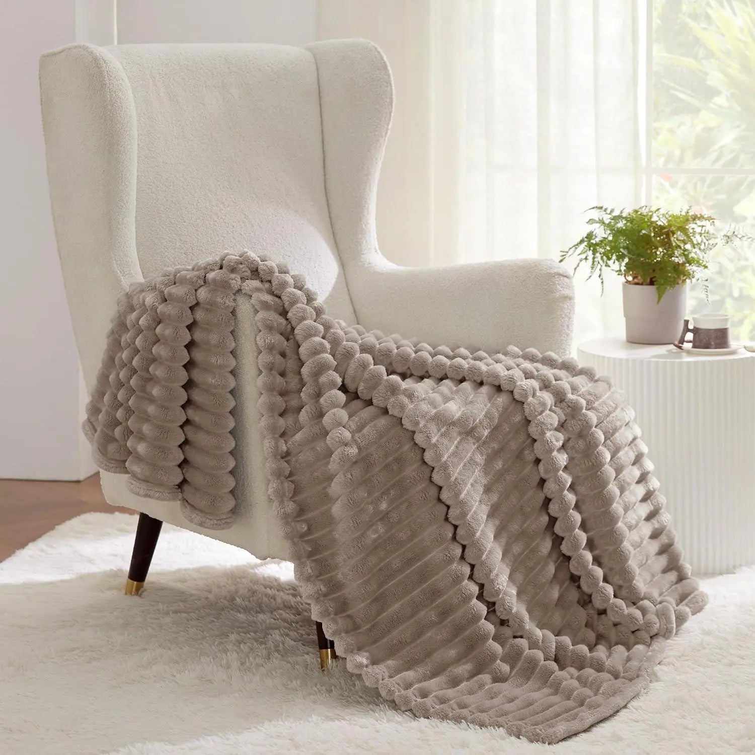 Faux Rabbit Fur Throw Blanket in Light Grey, Milky White, Khaki, or Pink – Available in Single, Double, Queen, and King Sizes