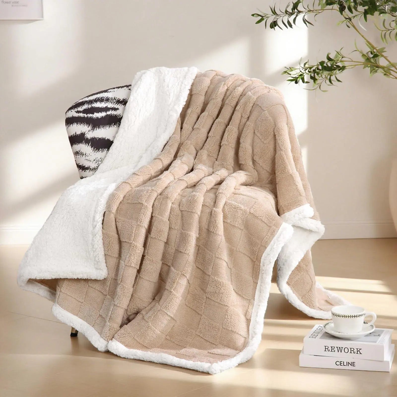 Sherpa Flannel Throw Blanket for Comfort and Warmth - Available in Pink, Beige, Grey, White; Sizes: Single, Double — Lifestyl