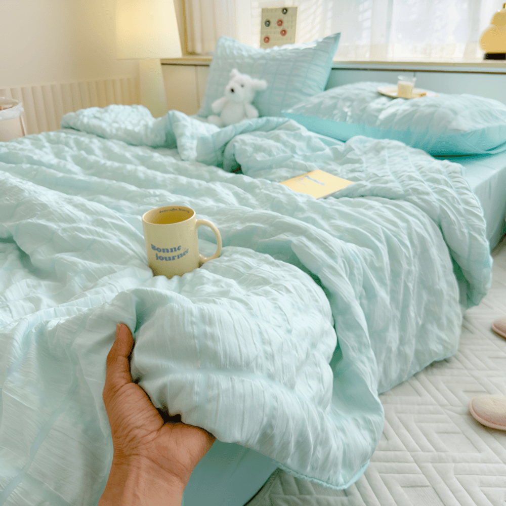 Crinkled Textured Summer Duvet — Lightweight Quilt for Warm Nights — Lifestyle 7