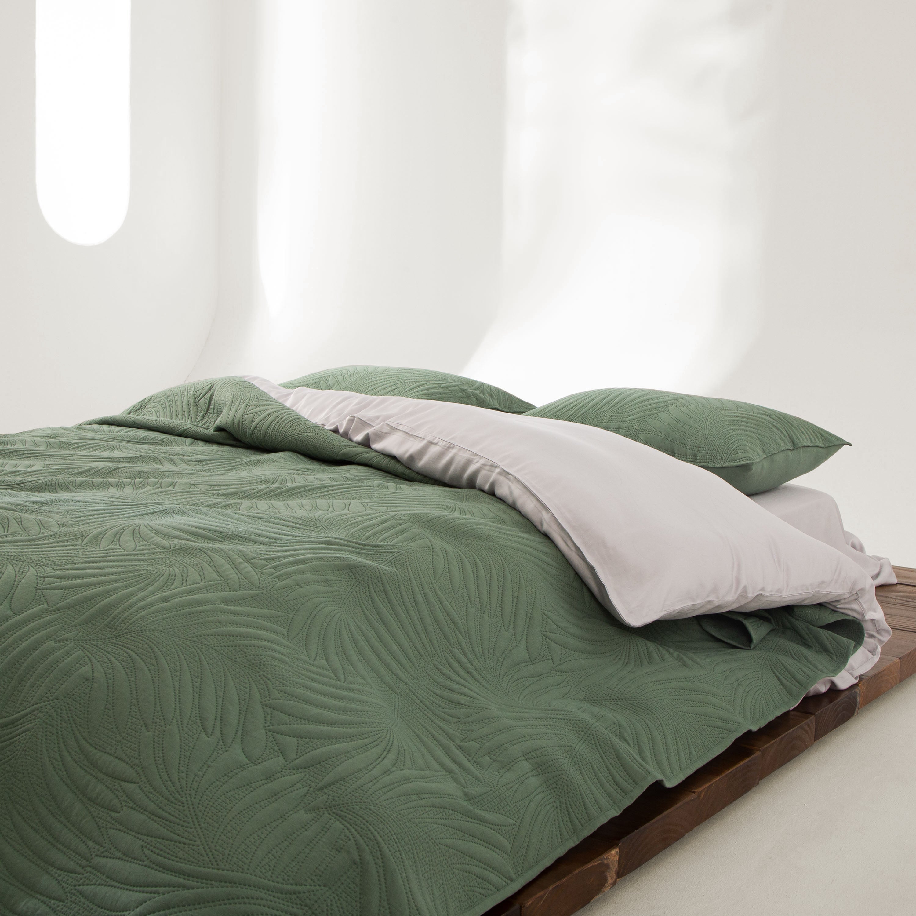 Snag-Free Quilted Coverlet — Pet-Friendly Reinforced Stitch — Lifestyle 9