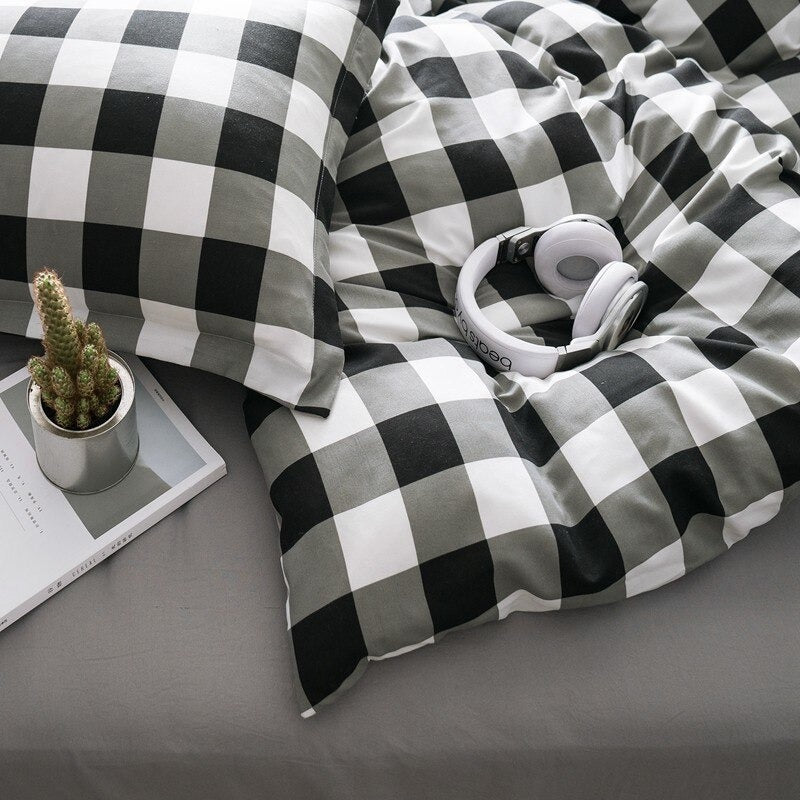Heavy Grid Bedding Set — Soft-Touch Cotton Duvet & Pillowcases — Lifestyle 3