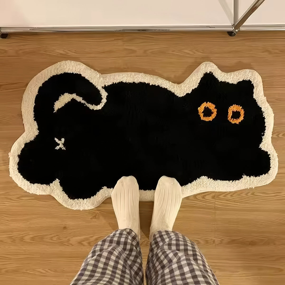 Black Cat Tufted Rug — Soft Accent Rug for Bedroom Layering — Detail