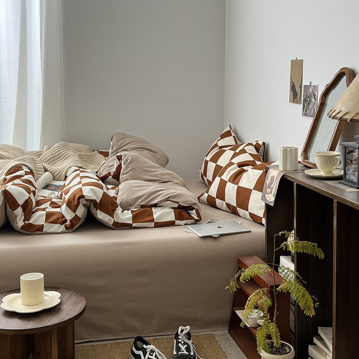 Brown Checkered Bedding Set — Soft-Touch Cotton Duvet & Pillowcases — Lifestyle 1