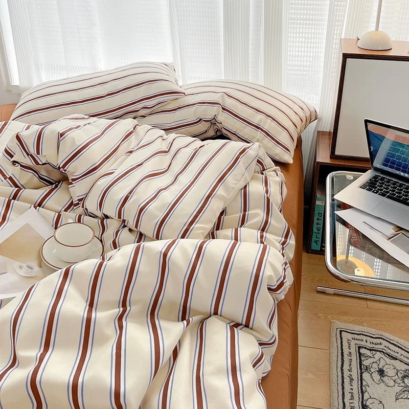 Striped Minimalist Bedding Set — Soft-Touch Cotton Duvet & Pillowcases — Front view