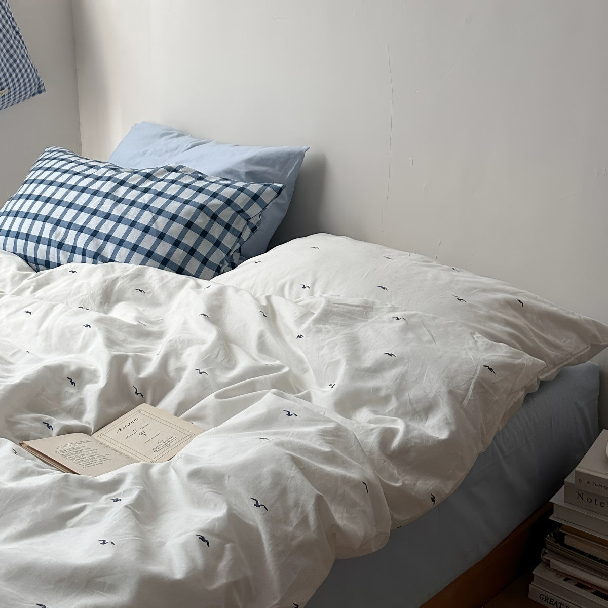 Coastal Bedding Set — Soft-Touch Cotton Duvet & Pillowcases — Lifestyle 1