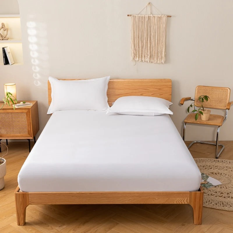 Cotton Fitted Sheet — Solid-Tone Basics for Layered Beds — Detail