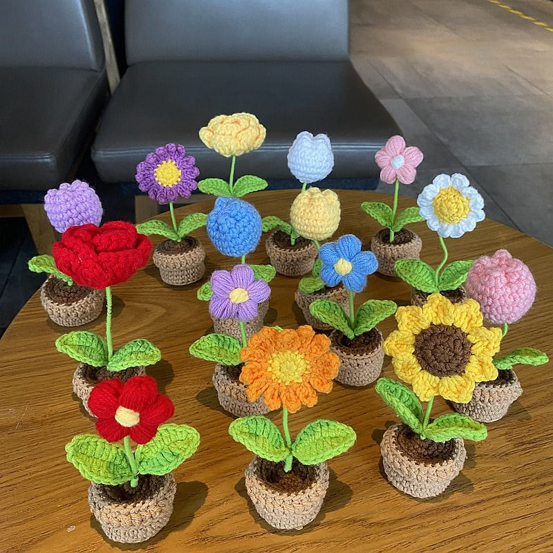 Crochet Potted Mini Flowers — Soft Plush Companion for Desk and Bedroom — Detail