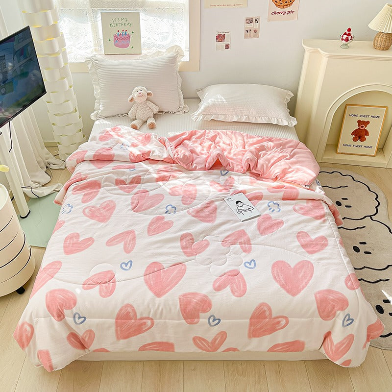 Pink Heart Quilt — Soft Print Bedspread for the Bedroom — Front view