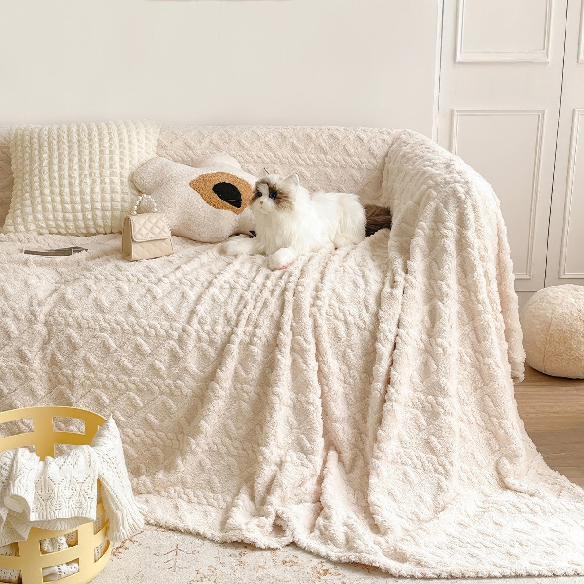 Diamond-Grid Plush Throw Blanket — Lifestyle 3