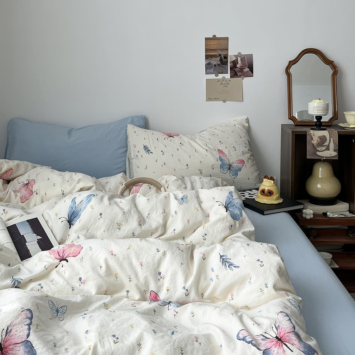 Dreamy Butterflies Bedding Set — Soft-Touch Cotton Duvet & Pillowcases — Detail