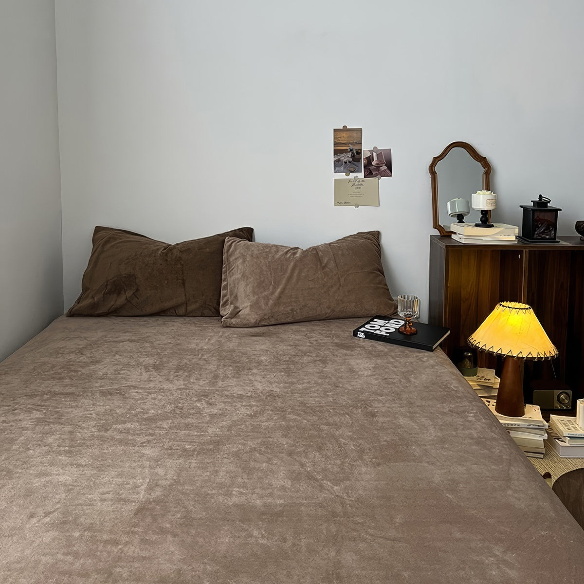Fluffy Fleece Winter Bedding Set — Soft-Touch Cotton Duvet & Pillowcases — Lifestyle 1