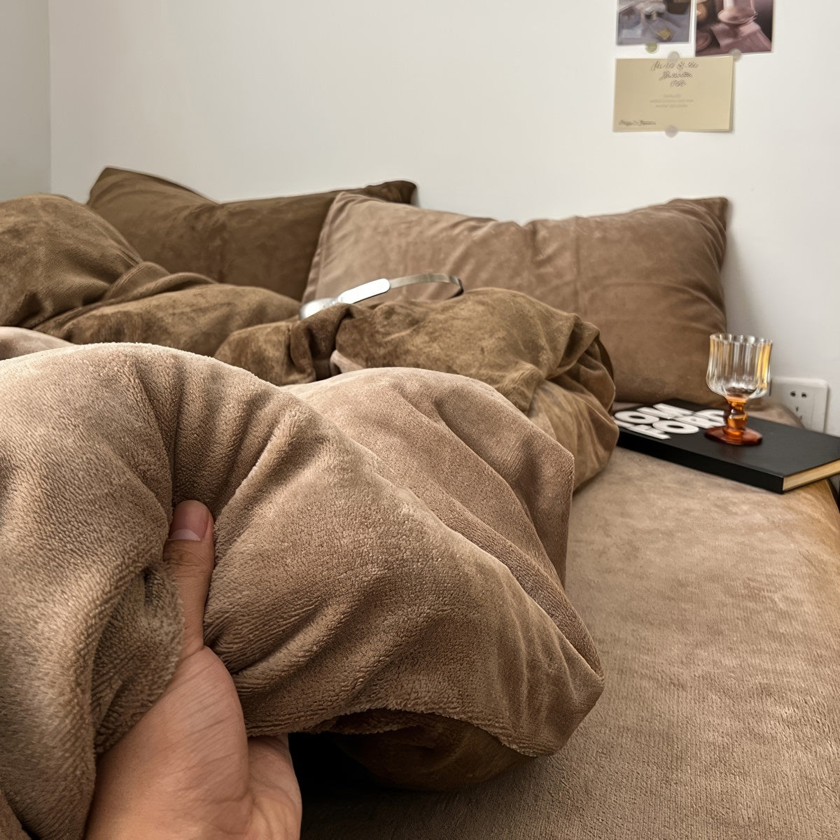 Fluffy Fleece Winter Bedding Set — Soft-Touch Cotton Duvet & Pillowcases — Lifestyle 2