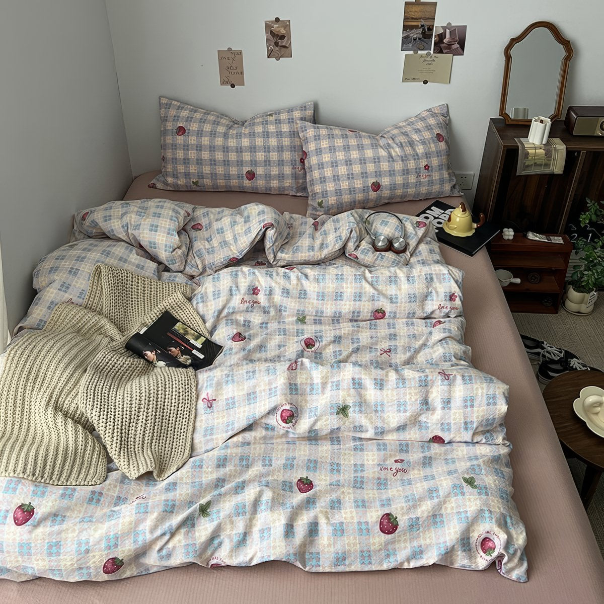 Berry Best Strawberry Bedding Set — Soft-Touch Cotton Duvet & Pillowcases — Detail