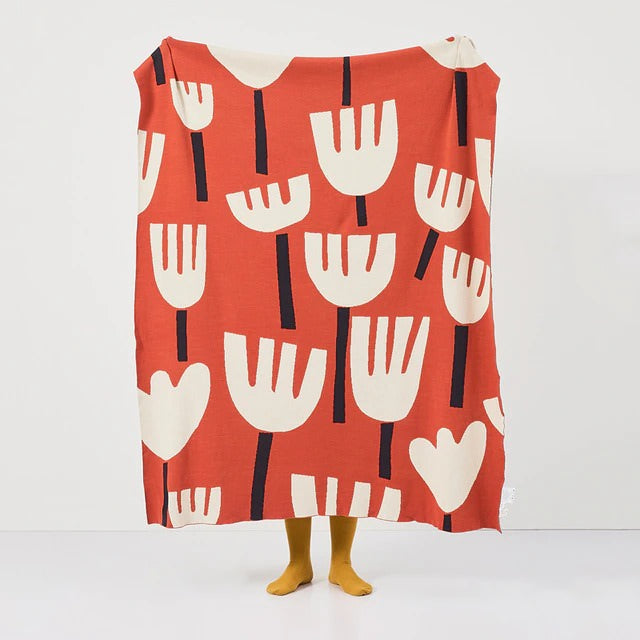 Tulip Print Cotton Throw Blanket — Lightweight Layering Cover for Bedroom and Lounge — Lifestyle 8