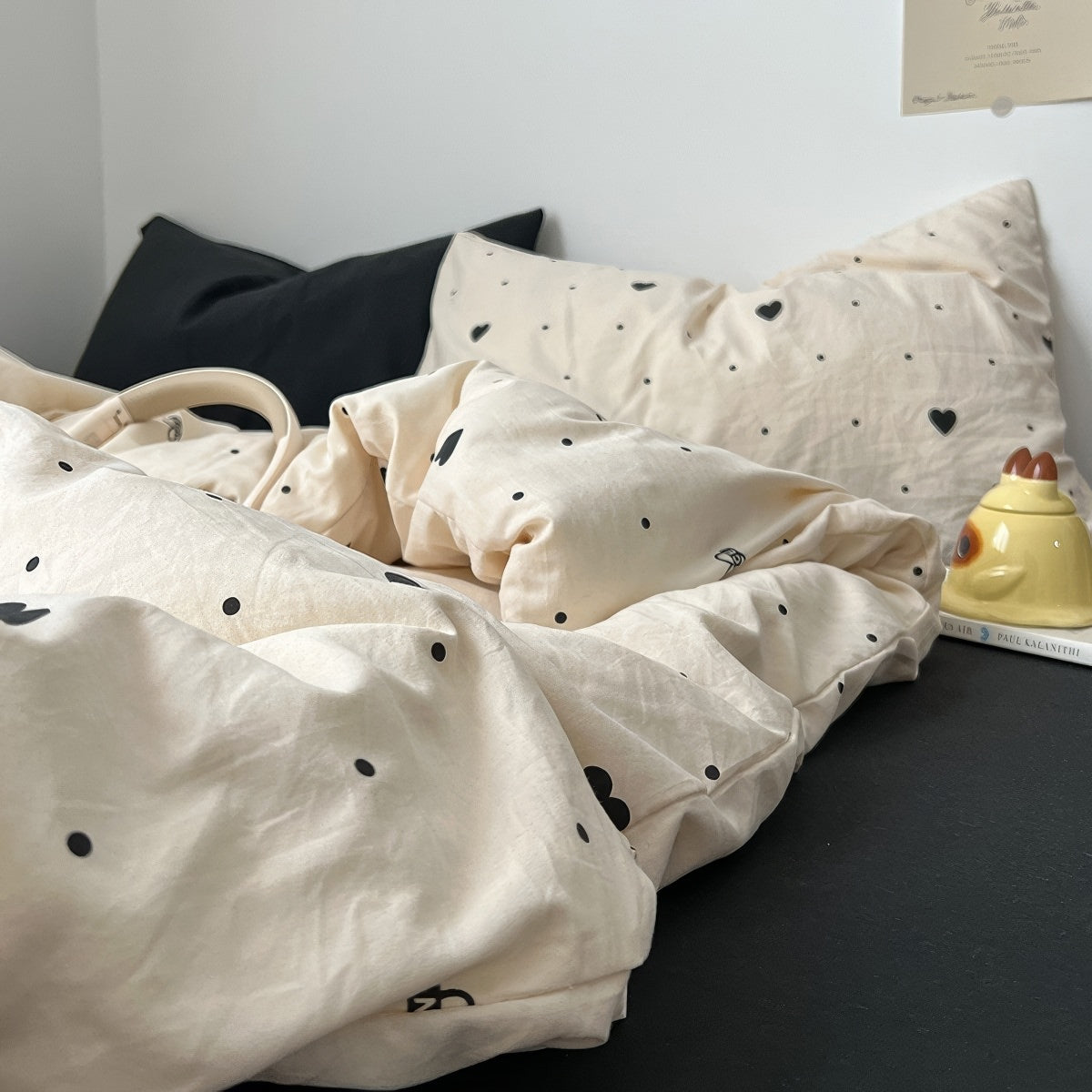Little Hearts & Polka Dots Bedding Set — Soft-Touch Cotton Duvet & Pillowcases — Detail