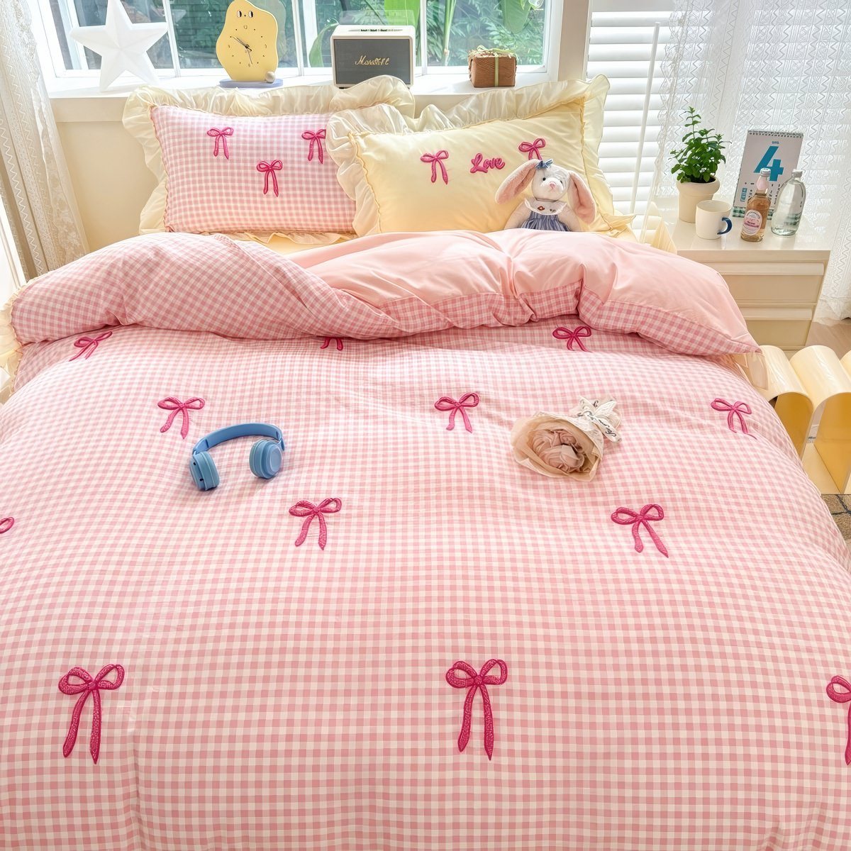 Pastel Pink Gingham with Bows Bedding Set — Soft-Touch Cotton Duvet & Pillowcases — Detail