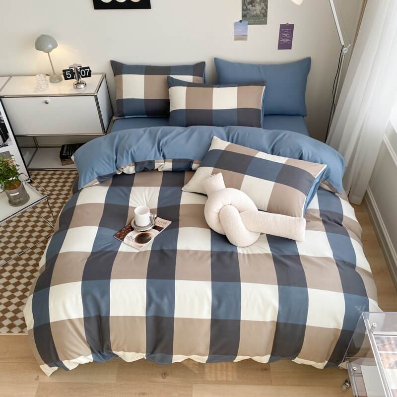Large Plaid Bedding Set — Cotton Duvet Cover for Bedroom Refresh — Detail