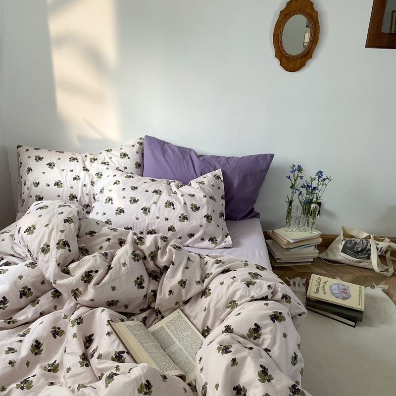 Purple Grape Vine Vintage Bedding Set — Soft-Touch Cotton Duvet & Pillowcases — Front view