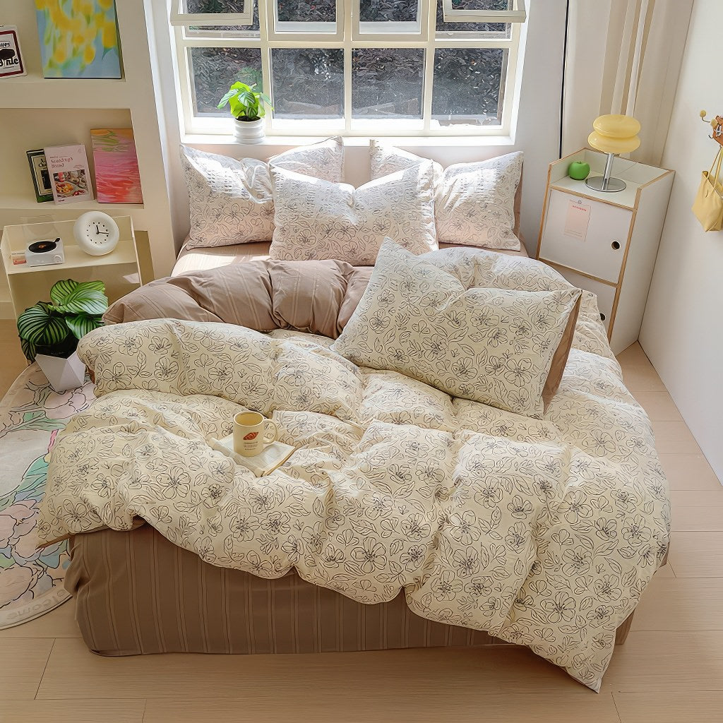 Thin Outline Floral Print Brown Shaded Bedding Set — Soft-Touch Cotton Duvet & Pillowcases — Detail