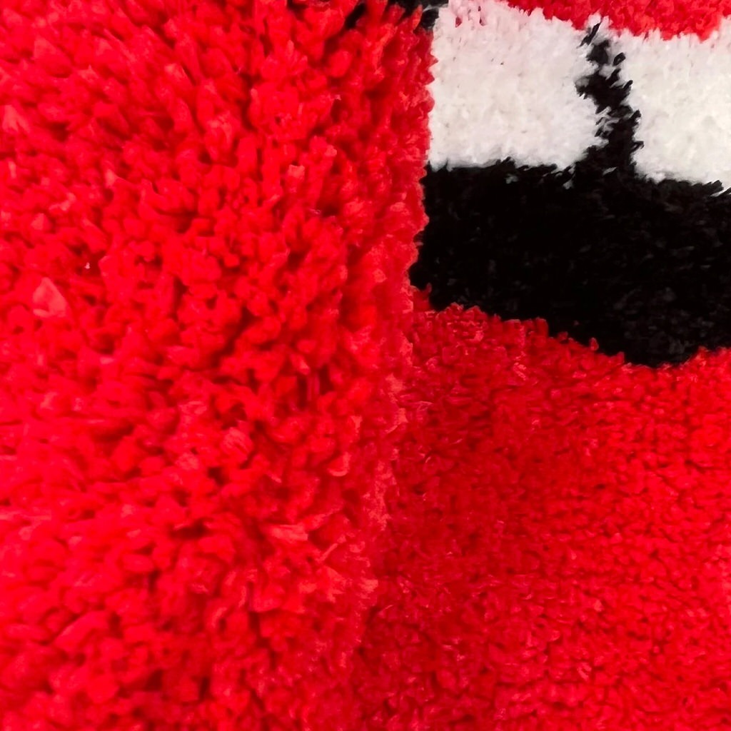 Red Vampire Lips Tufted Accent Rug — Soft Accent Rug for Bedroom Layering — Detail