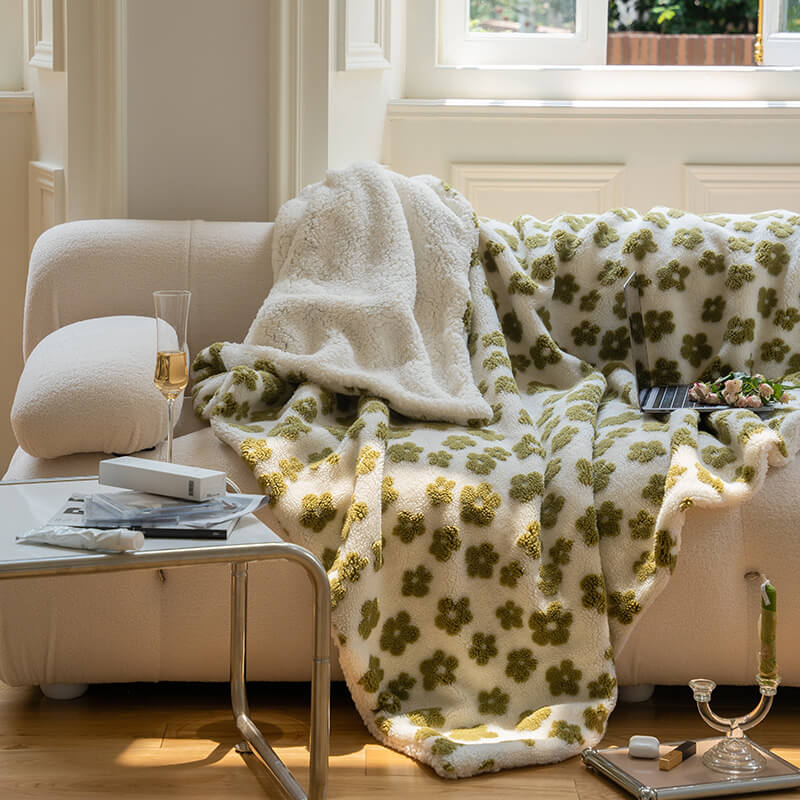 Vintage Chamomiles Fluffy Blanket — Soft Layered Throw for Couch and Bed — Lifestyle 8
