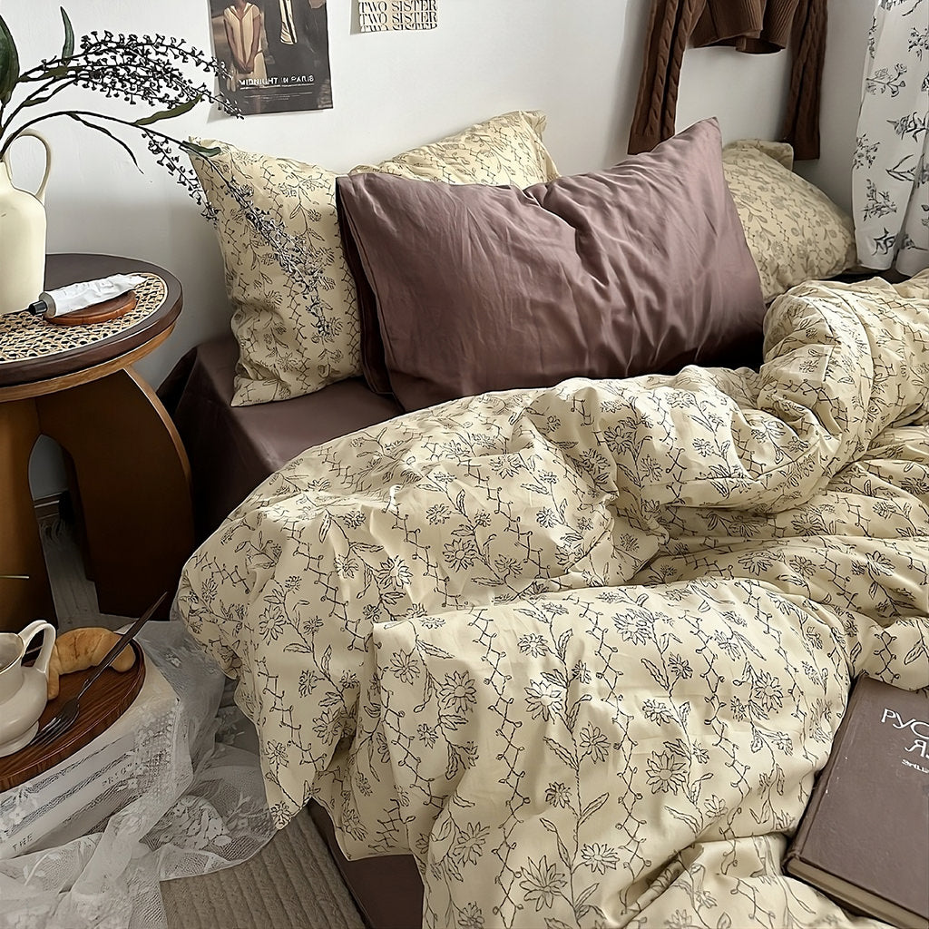 Vintage Floral Dream Bedding Set — Soft-Touch Cotton Duvet & Pillowcases — Lifestyle 1