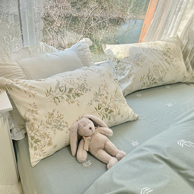 Vintage Pale Floral Print Bedding Set — Soft-Touch Cotton Duvet & Pillowcases — Lifestyle 3