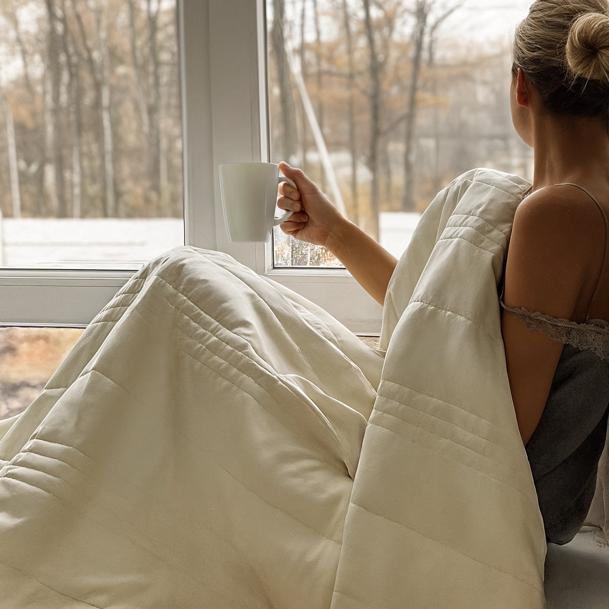 Cooling Weighted Blanket — Soft, Breathable Comfort for Sleep — Lifestyle 3
