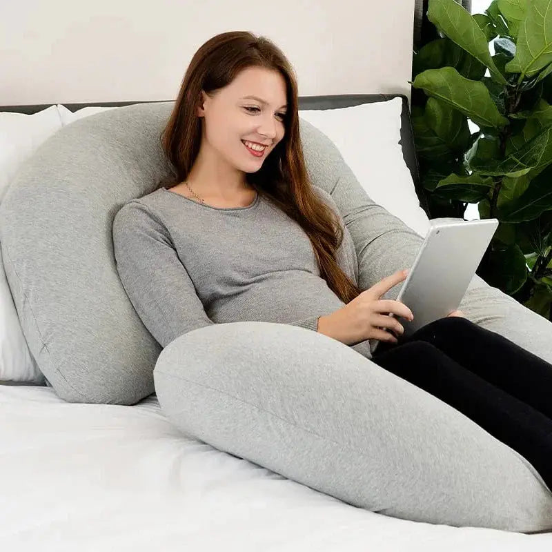 C-Shaped Body Pillow for Sleep and Recovery – Available in Grey, Black, Purple, Blue; Sizes 28x55" and 31x59 — Lifestyle 3