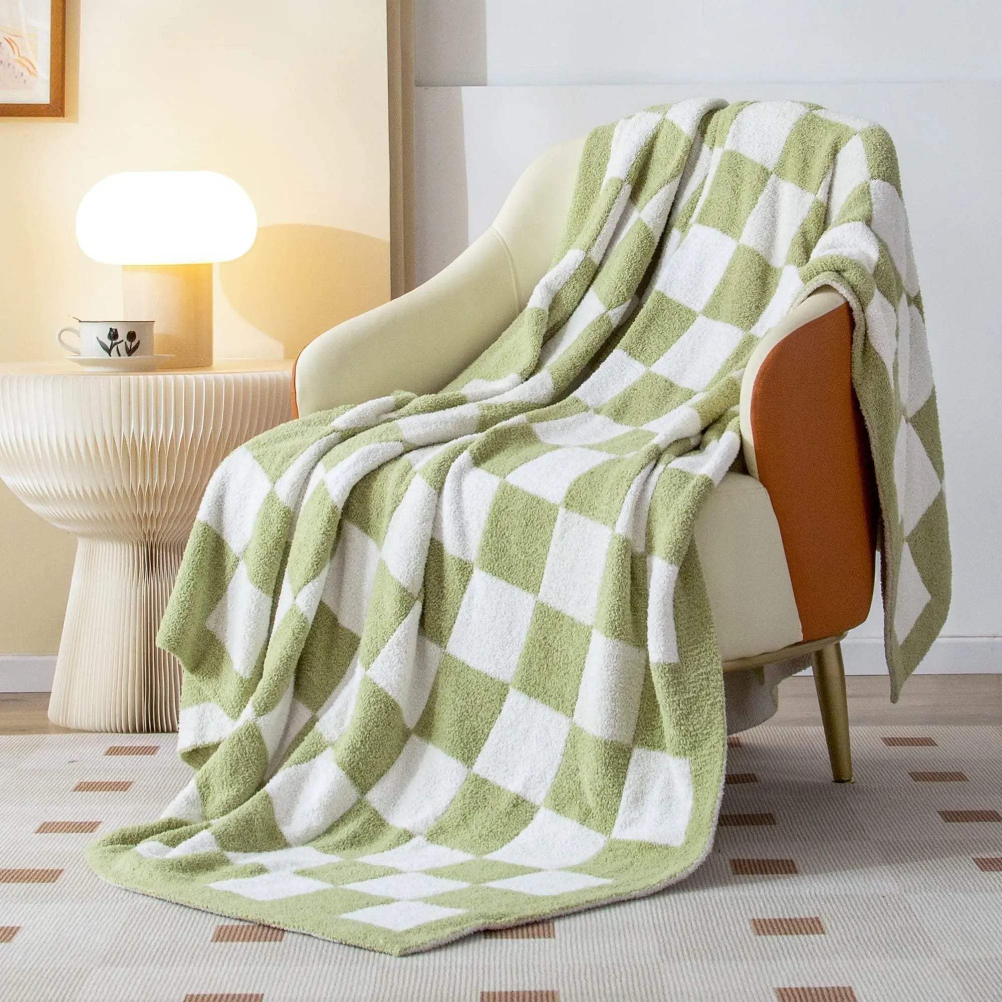 Soft Checkered Flannel Fleece Blanket for Comfort and Warmth - Available in Pink, Green, Blue, Brown, Multiple Sizes — Lifest