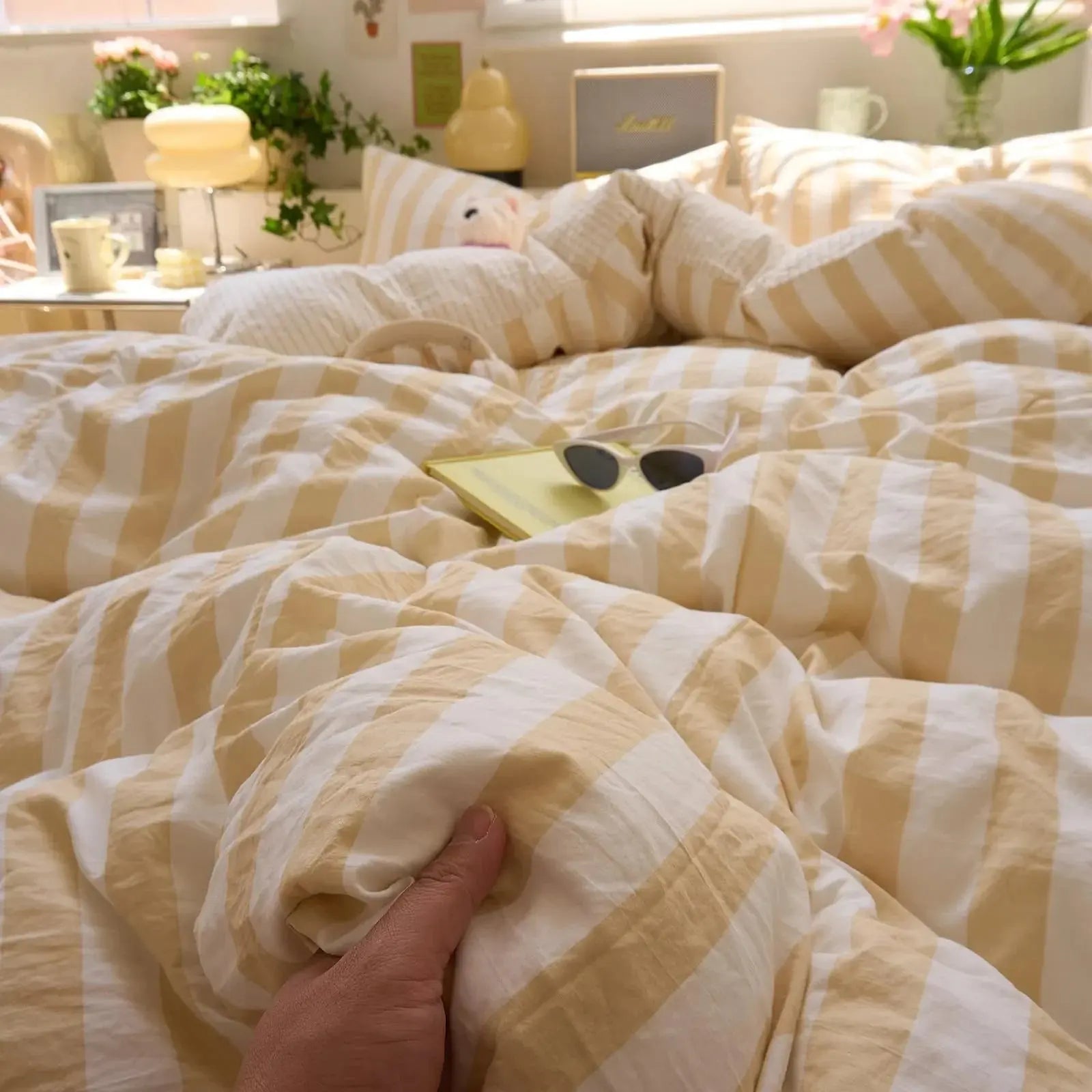 Cotton Crepe Striped Bedding Set - Available in Yellow, Green, Pink, Purple; Sizes 71x79" & 79x91" for Comfortable Sleep — De