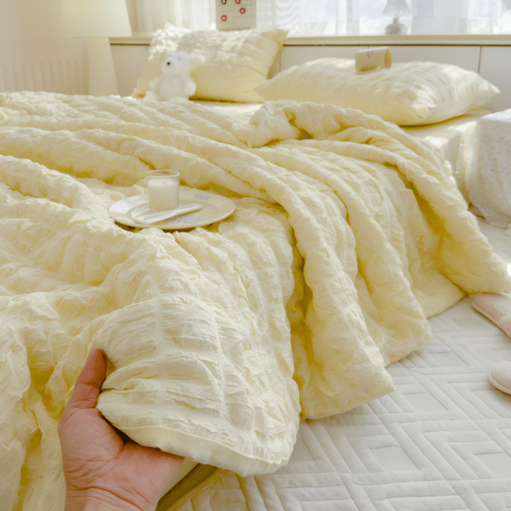 Crinkled Textured Summer Duvet — Lightweight Quilt for Warm Nights — Lifestyle 4
