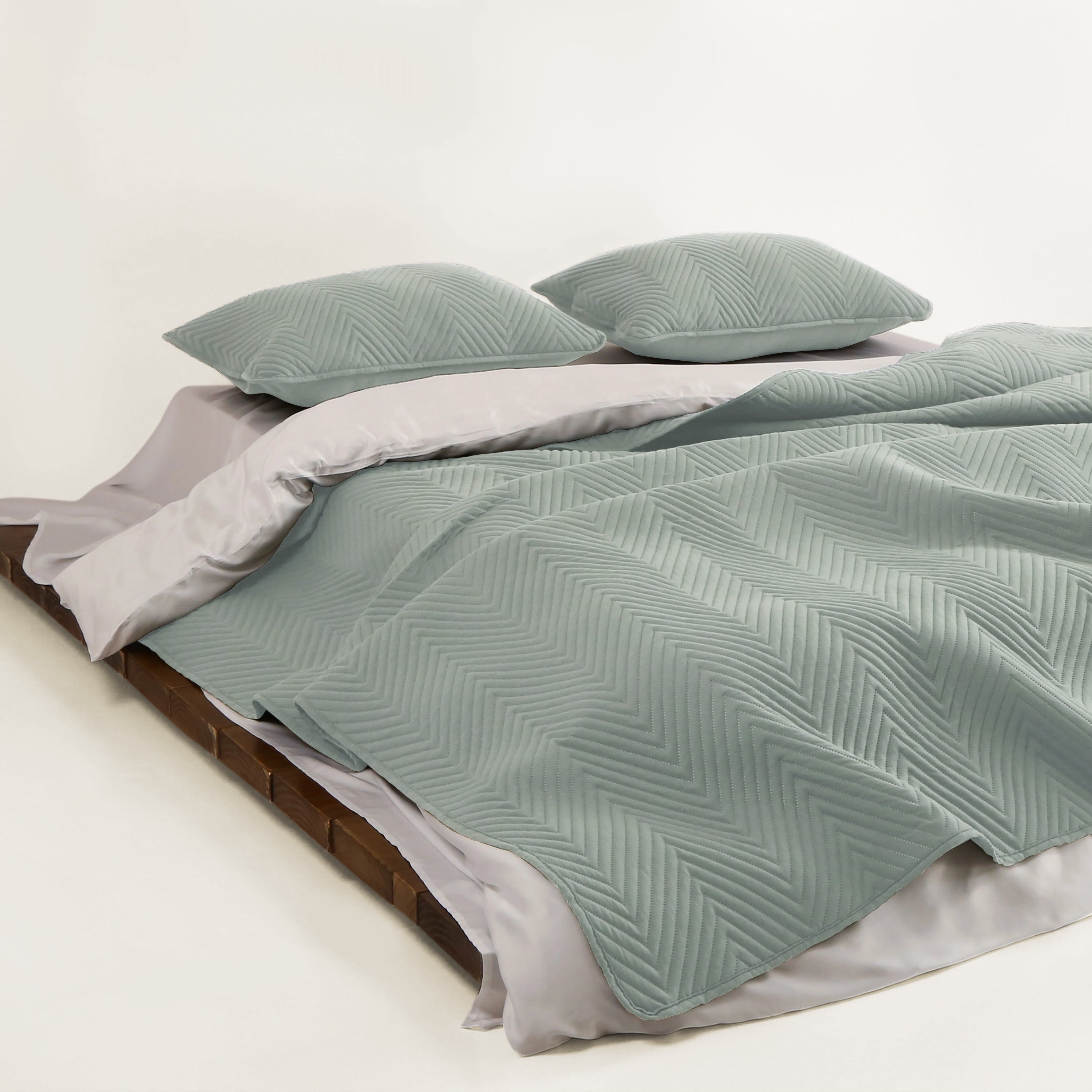 Snag-Free Quilted Coverlet — Pet-Friendly Reinforced Stitch — Lifestyle 10