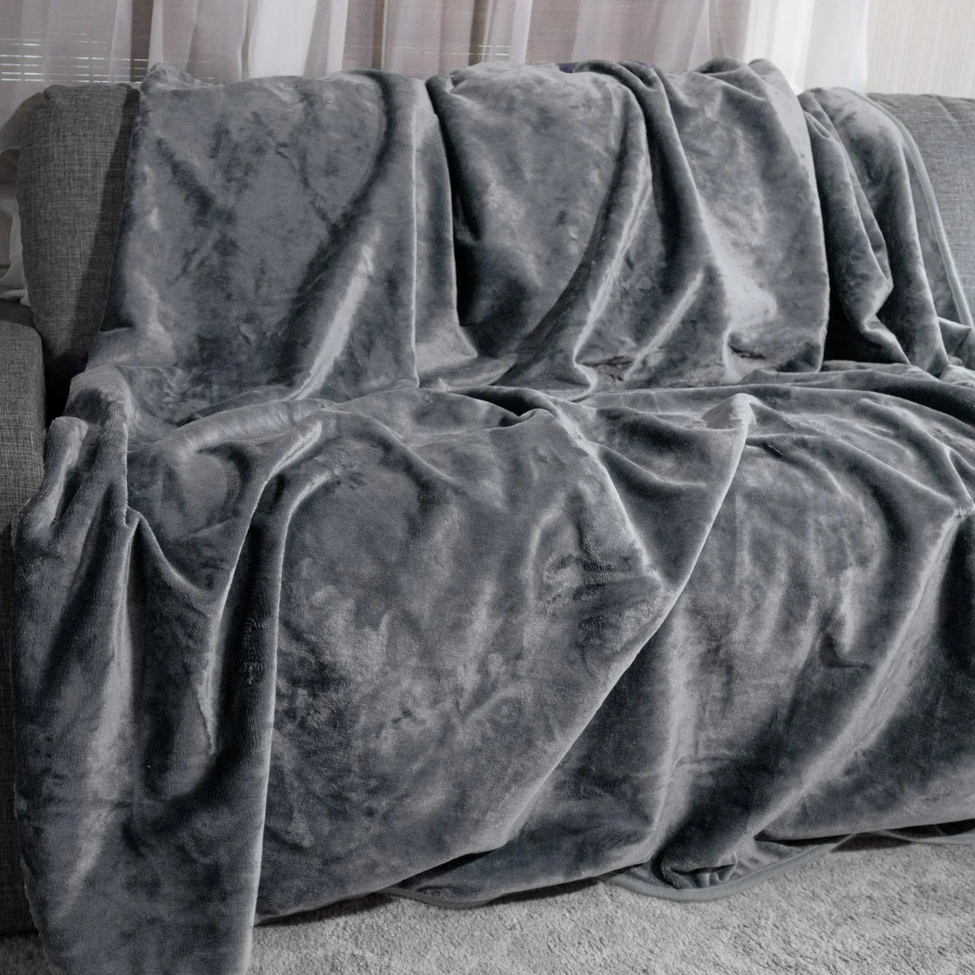 Waterproof Double-Sided Flannel Blanket for Comfort and Warmth in Grey and Black - Multiple Sizes Available — Lifestyle 5