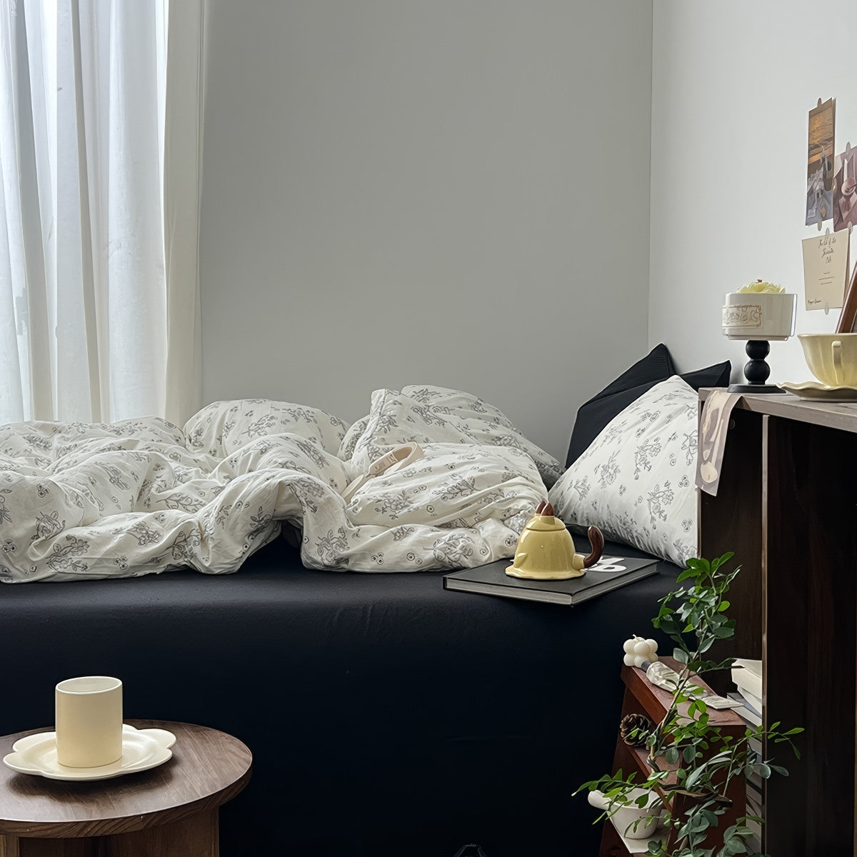 Black Outline Flowers Bedding Set — Soft-Touch Cotton Duvet & Pillowcases — Lifestyle 2