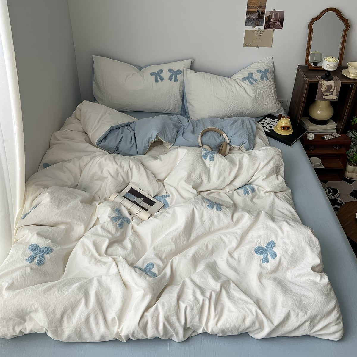 Blue Tufted-Bow Bedding Set — Soft-Touch Cotton Duvet & Pillowcases — Front view