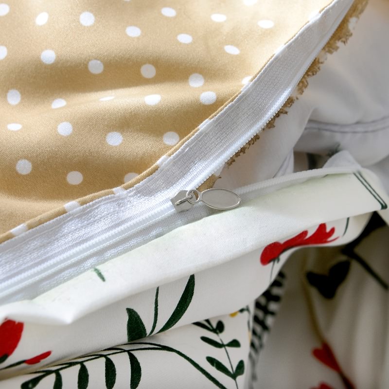 Fresh Floral Bedding Set — Soft-Touch Cotton Duvet & Pillowcases — Lifestyle 4