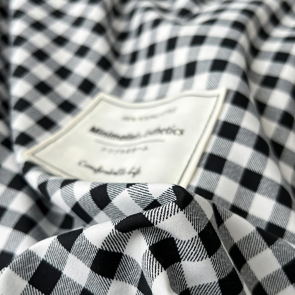 Classic Black Gingham Bedding Set — Soft-Touch Cotton Duvet & Pillowcases — Detail