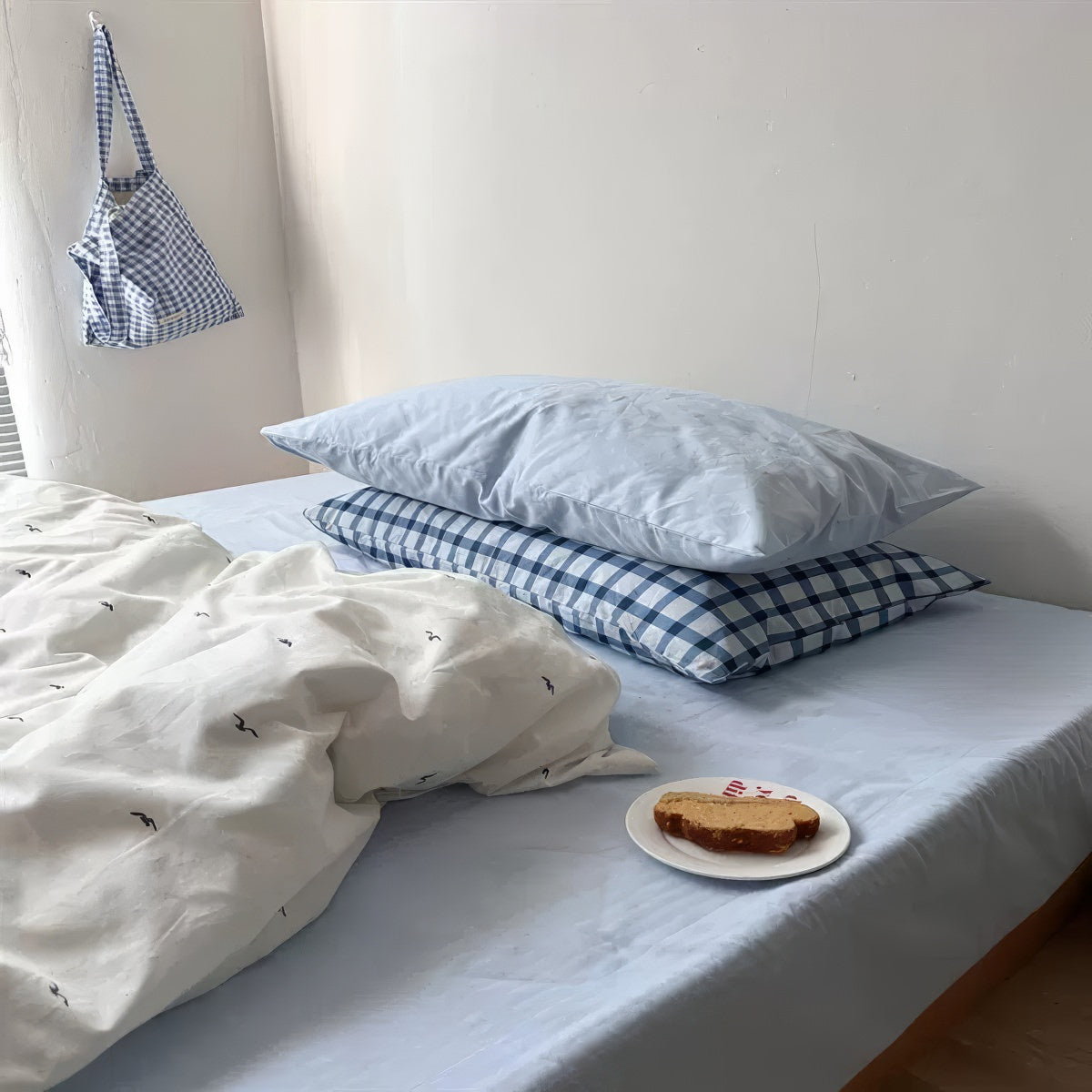 Coastal Bedding Set — Soft-Touch Cotton Duvet & Pillowcases — Lifestyle 7