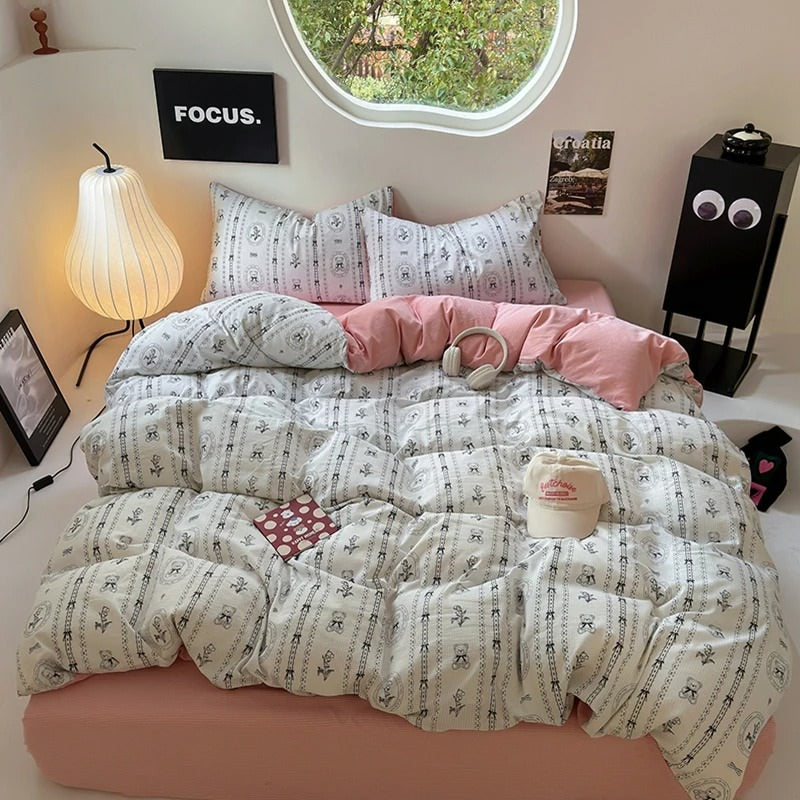 Print Dusty Pink Bedding Set — Soft-Touch Cotton Duvet & Pillowcases — Detail