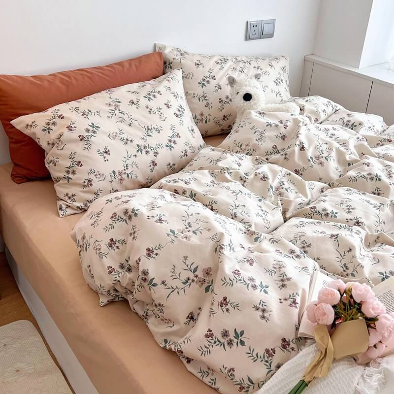 Violet Flowers Cotton Bedding Set — Front view