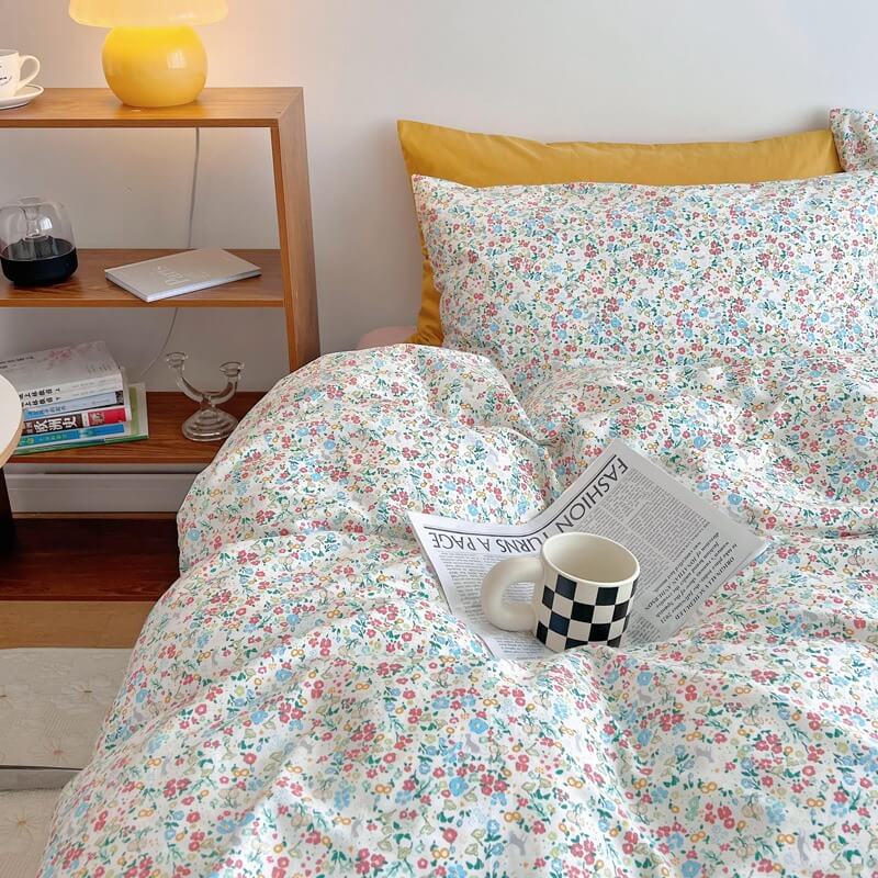 Grandma Bedding Set — Soft-Touch Cotton Duvet & Pillowcases — Detail