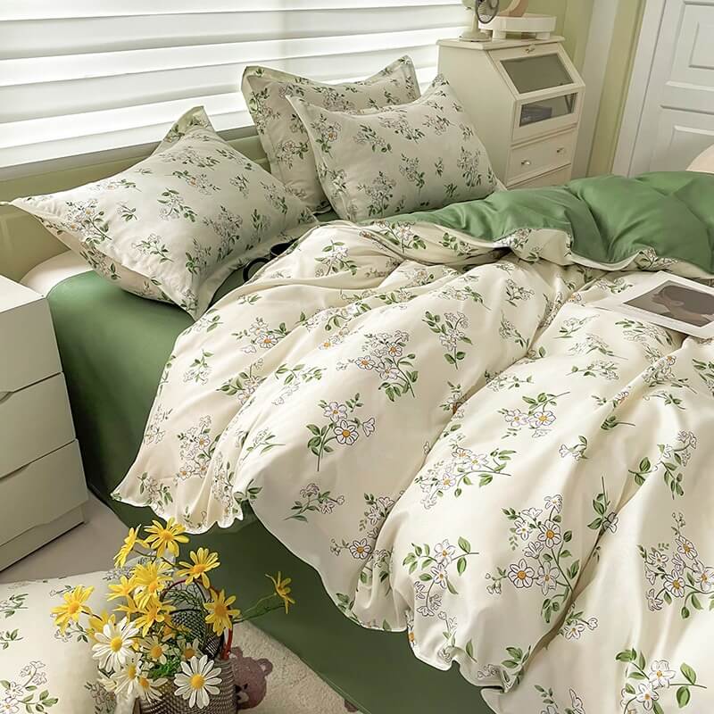 Vintage Chamomile Flower Bedding Set — Soft-Touch Cotton Duvet & Pillowcases — Detail