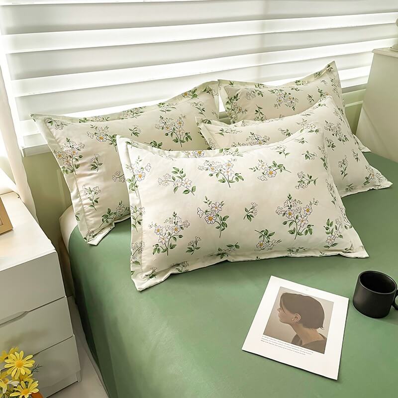 Vintage Chamomile Flower Bedding Set — Soft-Touch Cotton Duvet & Pillowcases — Lifestyle 7