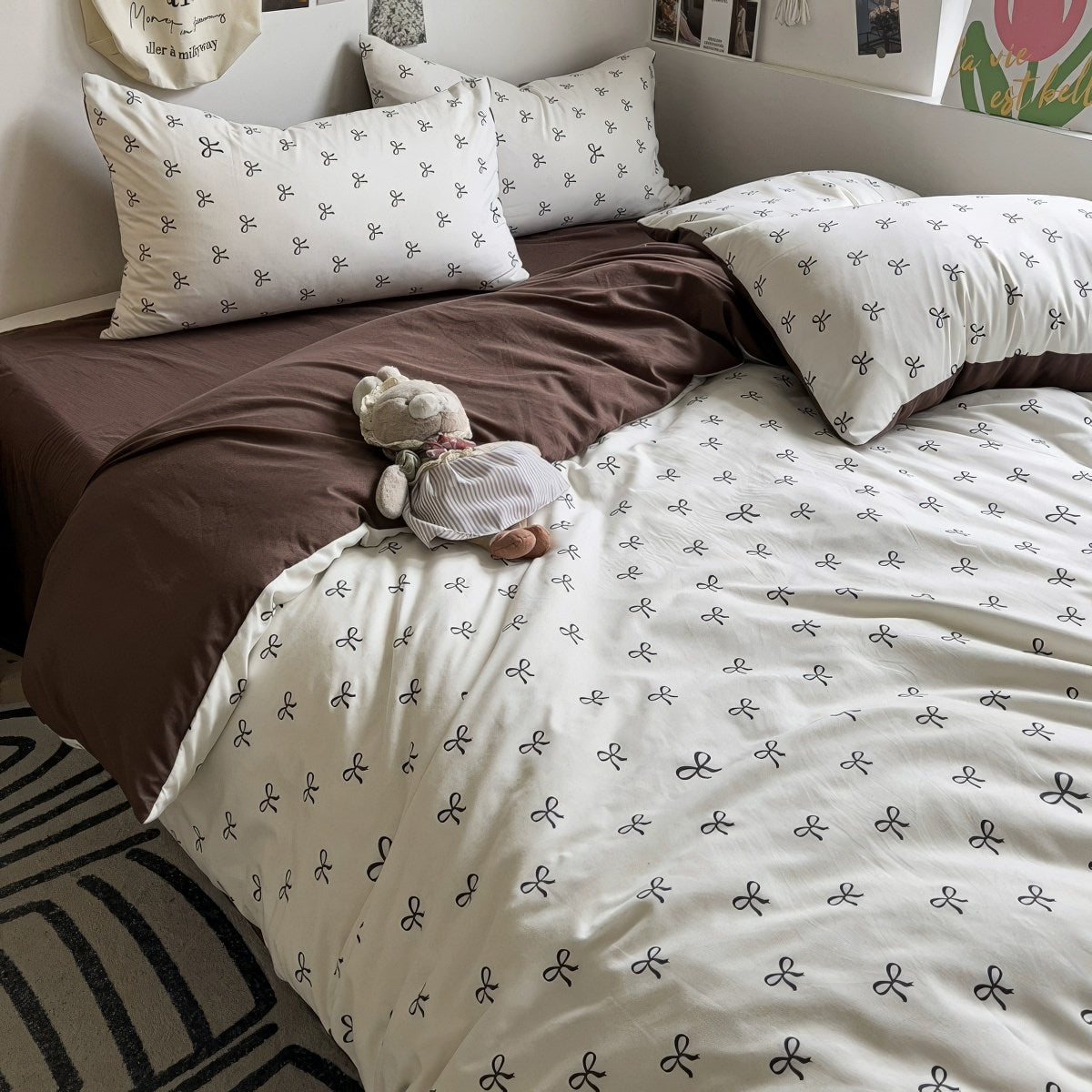 Little Bows Bedding Set — Soft-Touch Cotton Duvet & Pillowcases — Detail