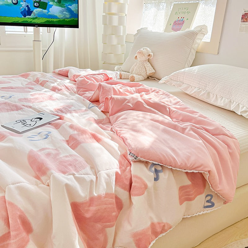 Pink Heart Quilt — Soft Print Bedspread for the Bedroom — Detail