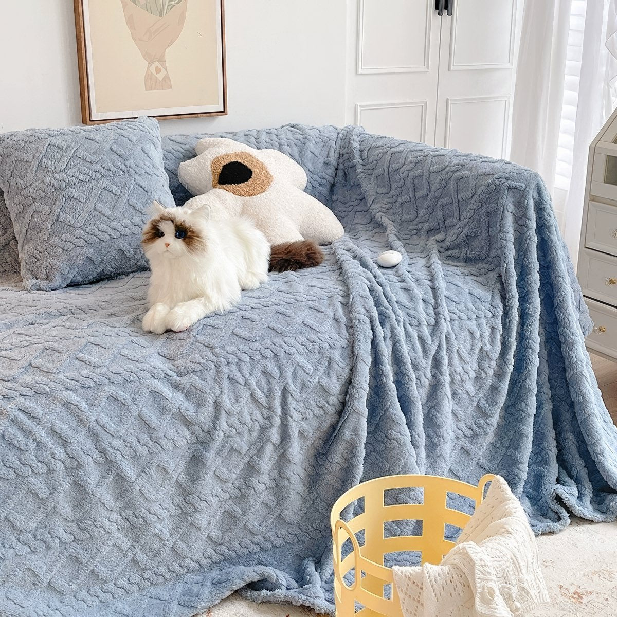 Diamond-Grid Plush Throw Blanket — Lifestyle 6