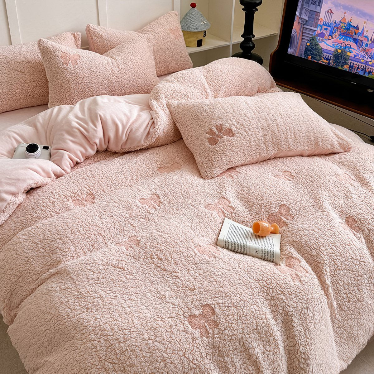 Embroidered Bow Sherpa Bedding Set — Plush Fleece Duvet Cover for Cold-Weather Bedrooms — Lifestyle 1